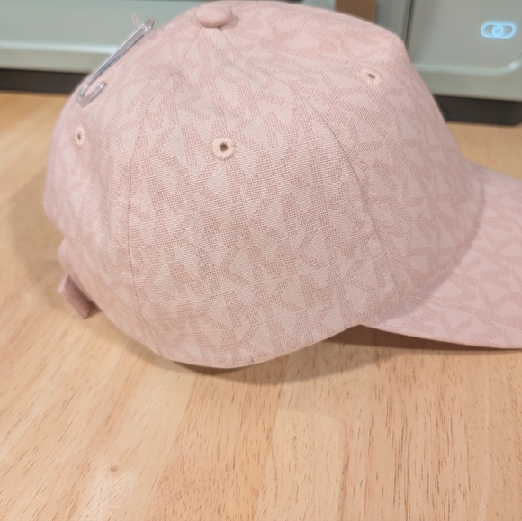 Michael Kors Light Pink Signature Print Adjustable Hat Baseball Cap NWT